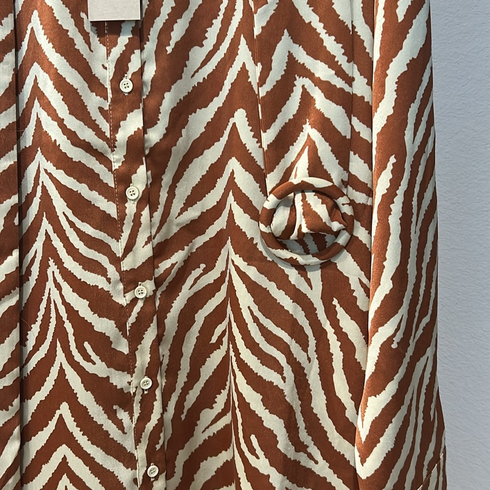 Brand new with tags button down dress with belt. Can be used also as a top - Picture 10 of 13